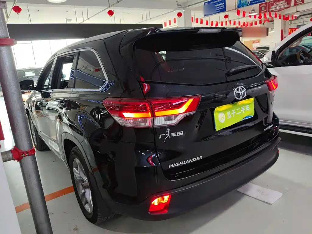 Highlander 2.0 T 4 WD Luxury 7-seat CN-VI