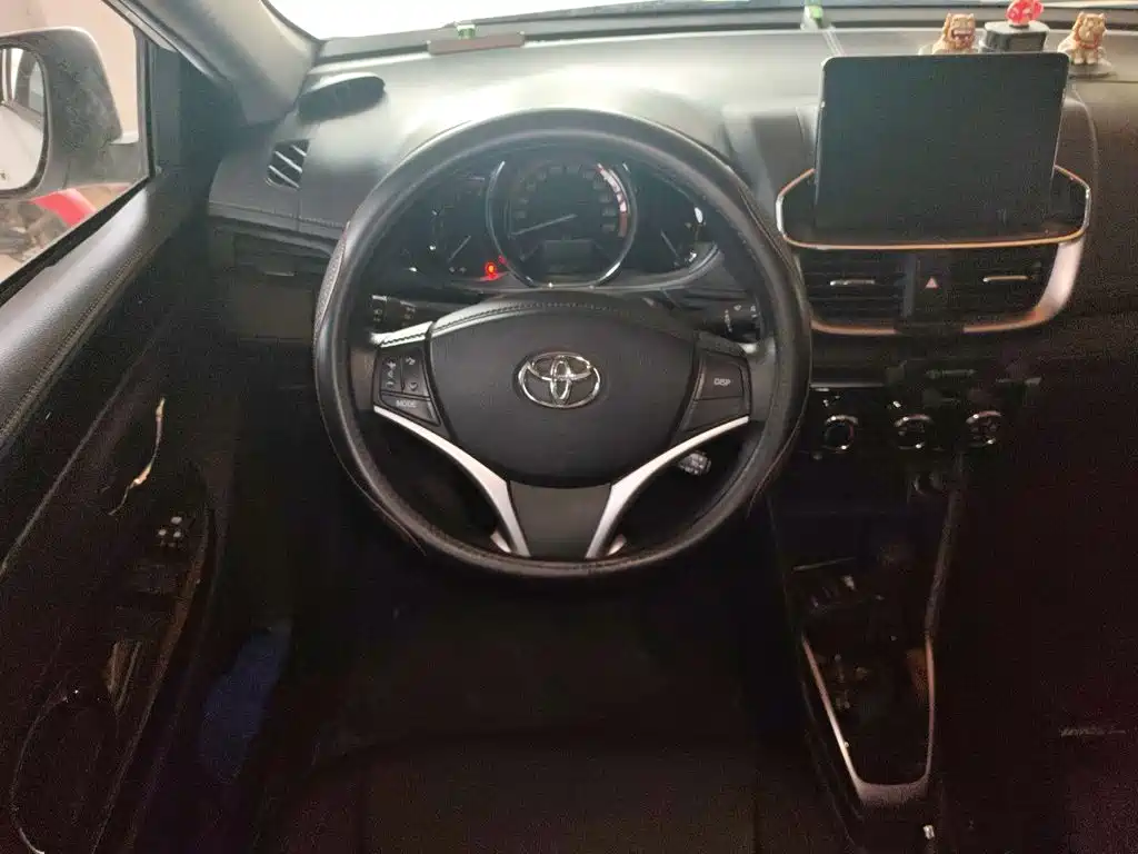 YARiS L Zhixuan Zhixuan X 1.5 L CVT Distinguished