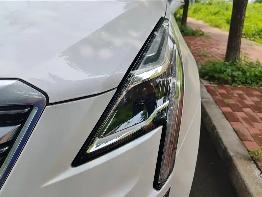 Cadillac XT5 28 T 4 WD Luxury