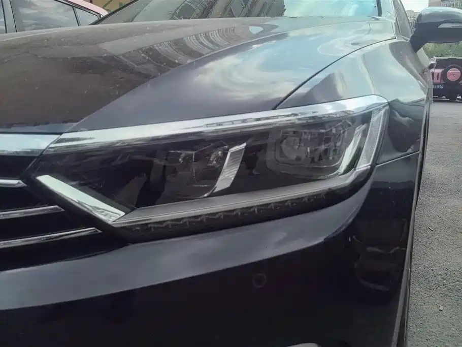 Magotan 330 TSI DSG Luxury