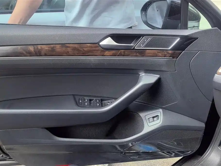 Magotan 330 TSI DSG Luxury
