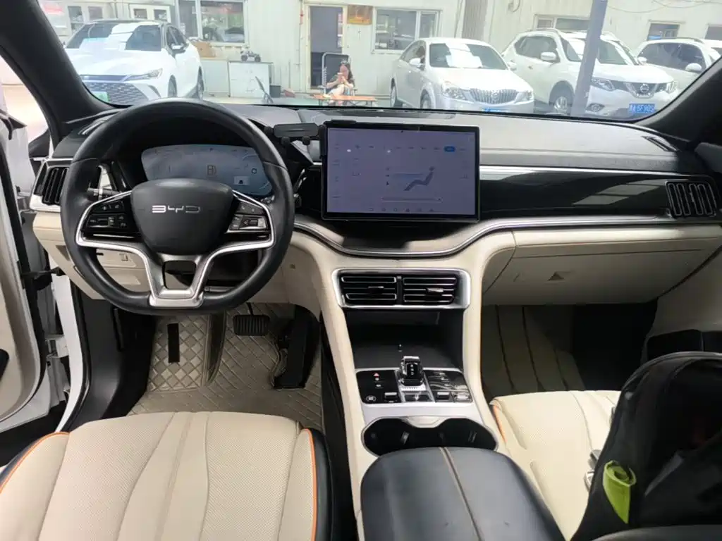Song PLUS NEV Glory DM-i 110 km Flagship PLUS