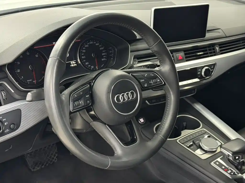 Audi A4 L 40 TFSI Fashion