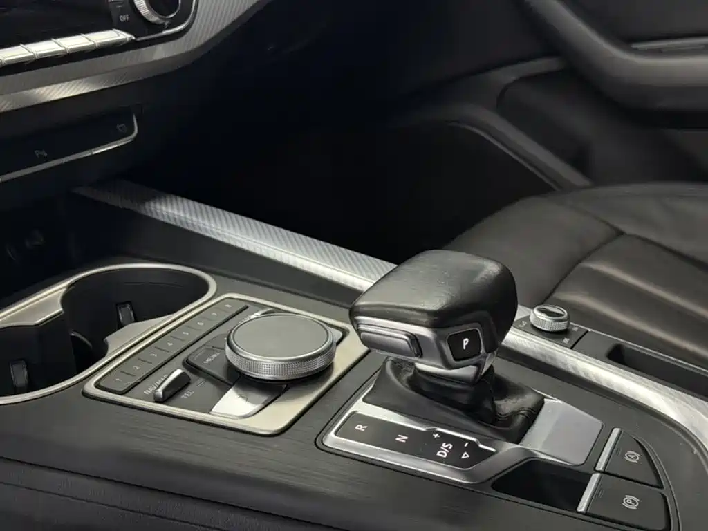 Audi A4 L 40 TFSI Fashion