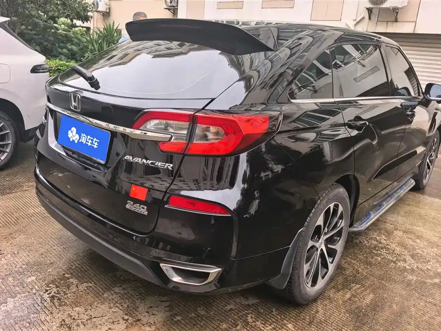 Avancier 240 TURBO 2 WD Premium