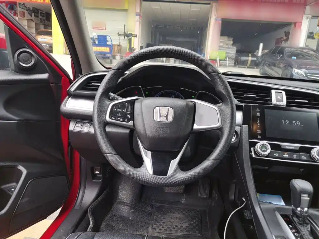 Civic 220 TURBO CVT Luxury
