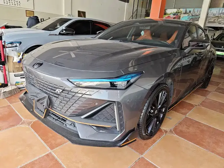 Changan UNI-V 1.5 T Sport
