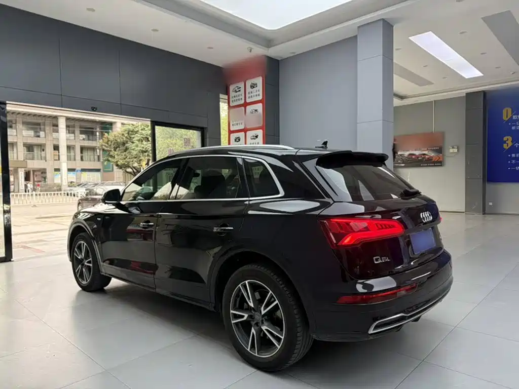 Audi Q5 L 40 TFSI Honor Enjoyment Fashion CN-V