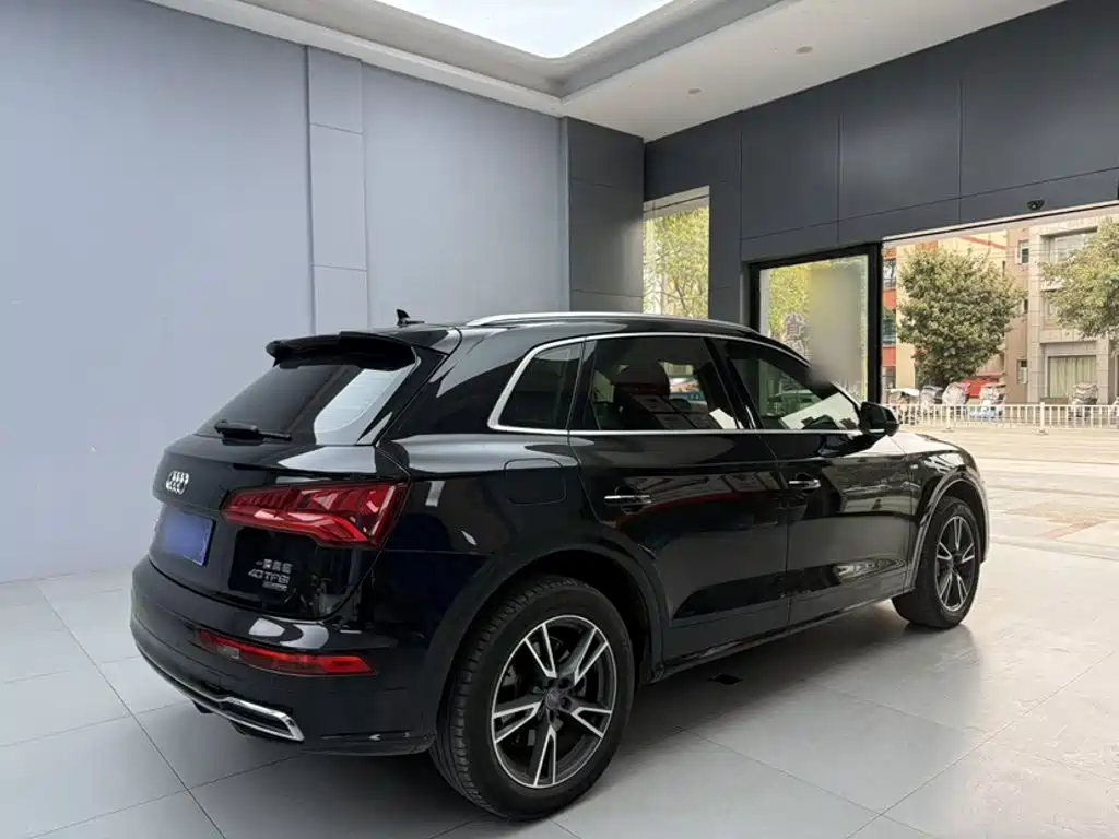 Audi Q5 L 40 TFSI Honor Enjoyment Fashion CN-V