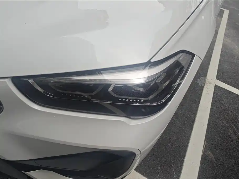BMW X1 sDrive25 Li Leading