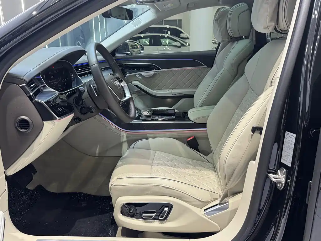 Audi A8 奥迪A8 2024款 A8 L Horch创始人版 55 TFSI