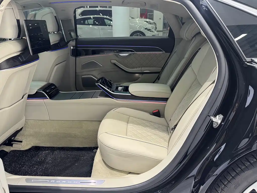 Audi A8 奥迪A8 2024款 A8 L Horch创始人版 55 TFSI