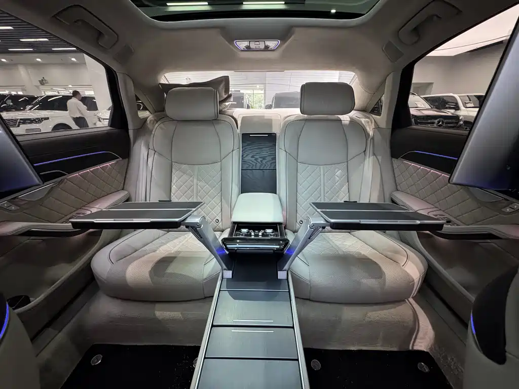 Audi A8 奥迪A8 2024款 A8 L Horch创始人版 55 TFSI