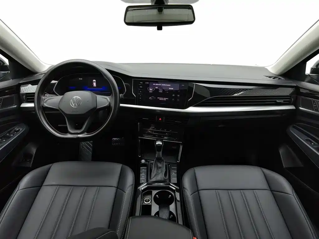Passat NEV 帕萨特插电混动 2022款 430 PHEV 混动商务版