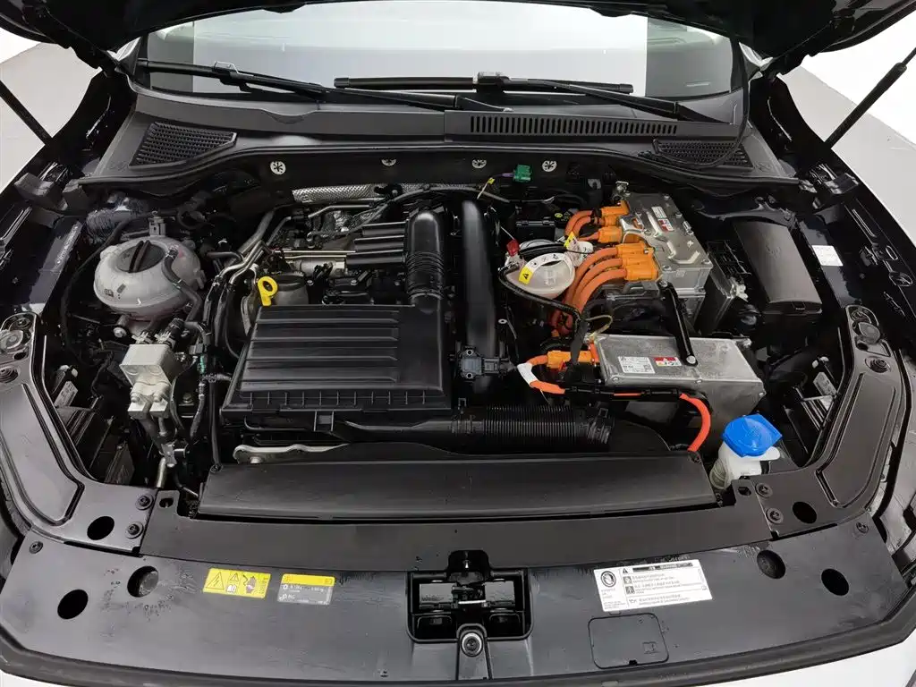 Passat NEV 帕萨特插电混动 2022款 430 PHEV 混动商务版