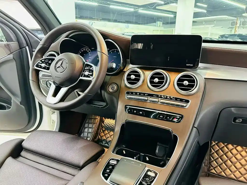 Mercedes-Benz GLC GLC 300 L 4 MATIC Dynamic