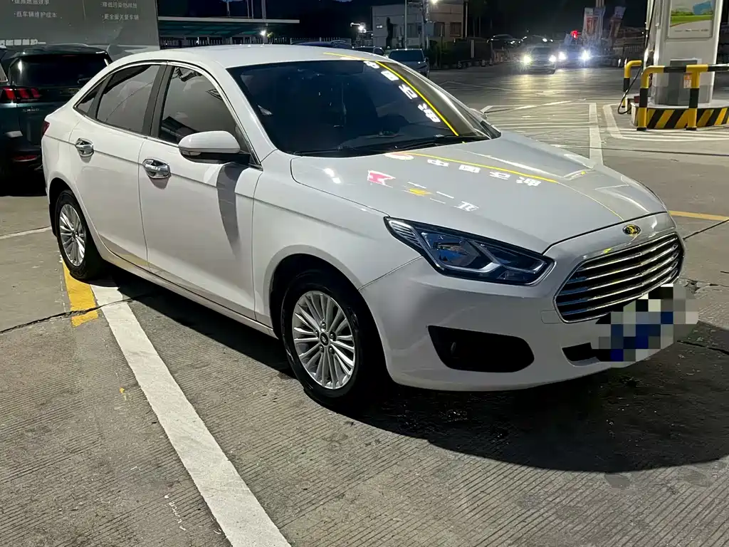 Escort 1.5 L Auto Comfort