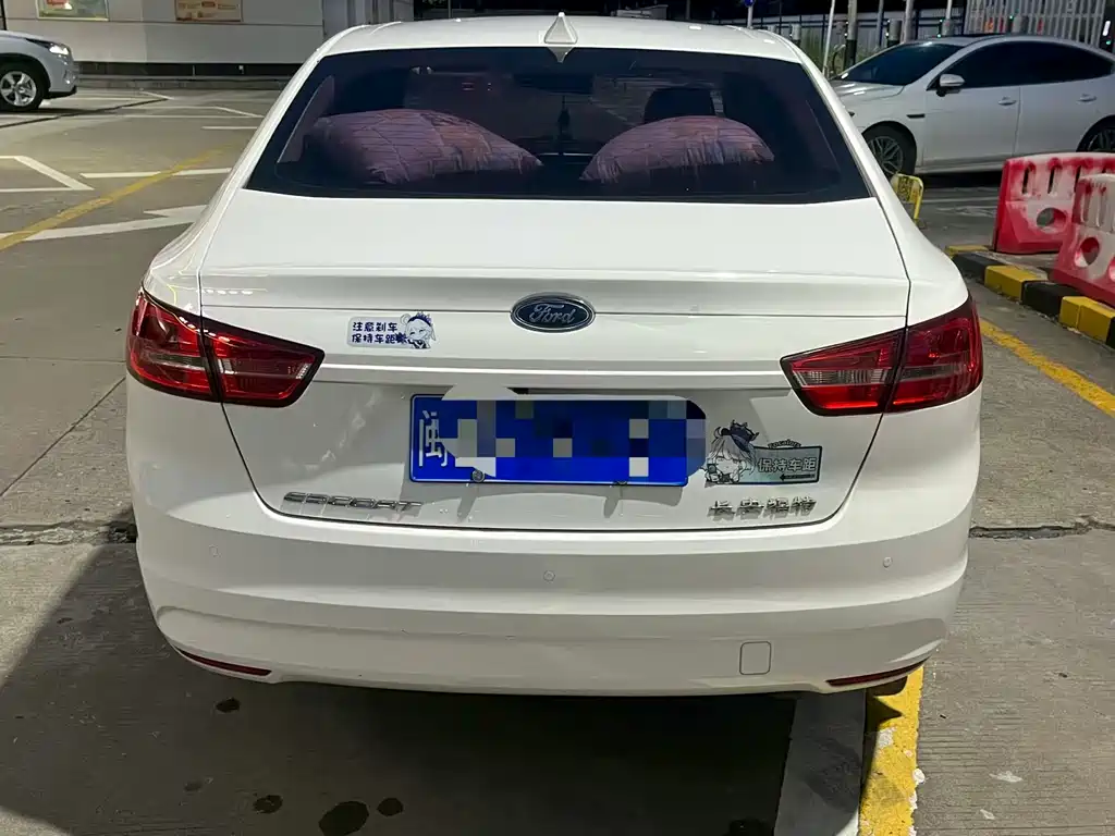 Escort 1.5 L Auto Comfort