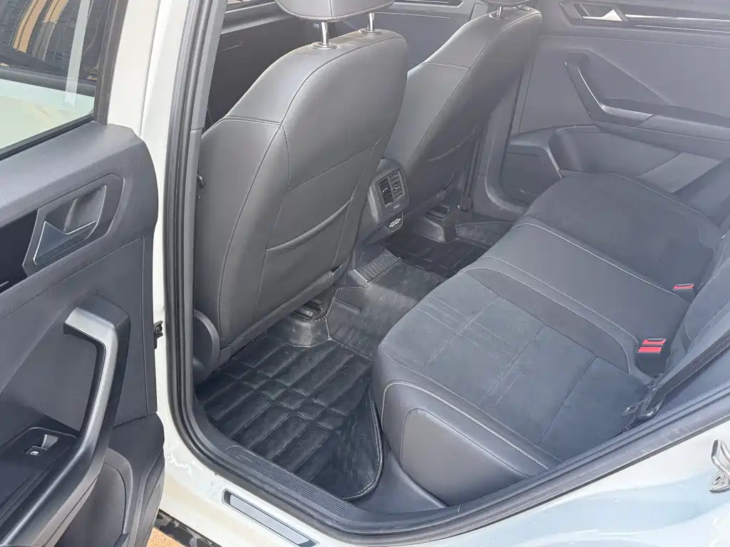 T-ROC 280 TSI DSG 4 WD Luxury Connected