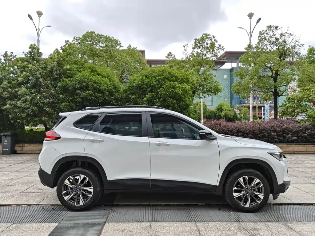 Tracker Tracker RS 1.5 T CVT Cool Pro
