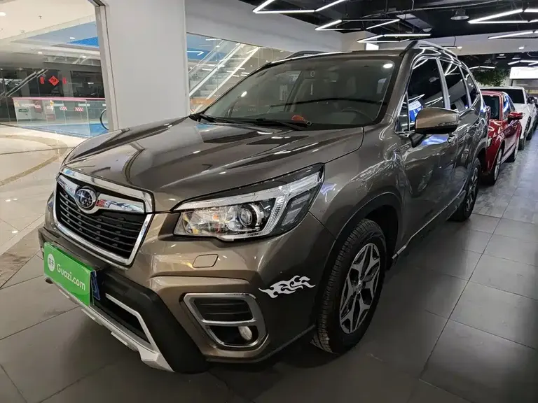 Subaru Forester 2.0 i Luxury