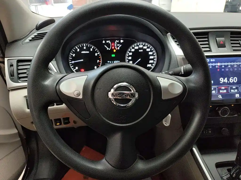 Sylphy Classic 1.6 XE CVT Comfort
