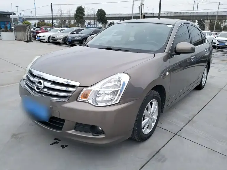 Nissan Sylphy Classic 1.6 XE+ CVT Leading