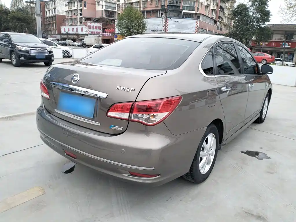 Sylphy Classic 1.6 XE+ CVT Leading