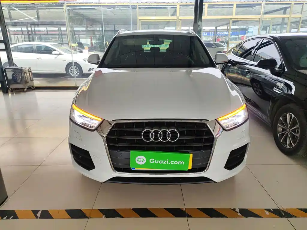 Audi Q3 30 Anniversary 35 TFSI Fashion
