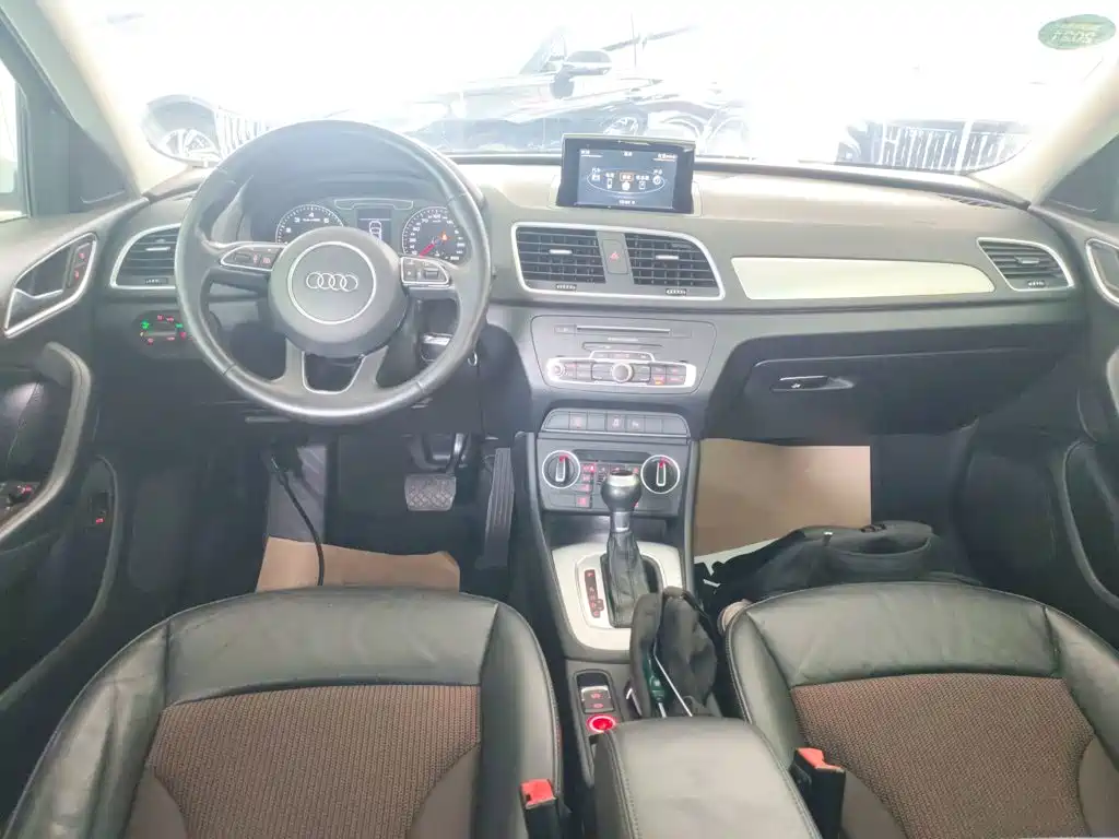 Audi Q3 30 Anniversary 35 TFSI Fashion