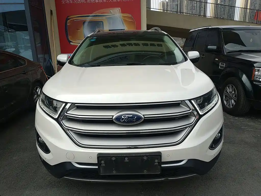 Edge EcoBoost 245 4 WD Supreme Sharp 7-seat
