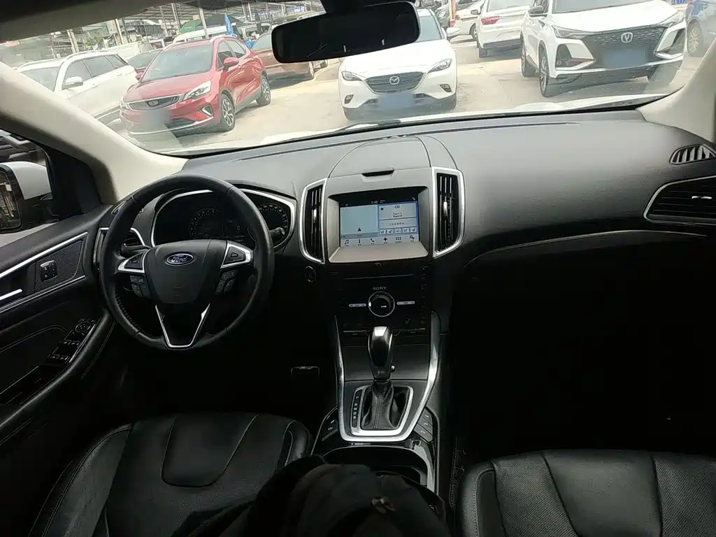 Edge EcoBoost 245 4 WD Supreme Sharp 7-seat