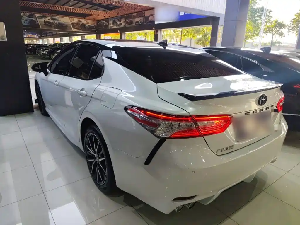 Camry 2.0 S Sharp Style