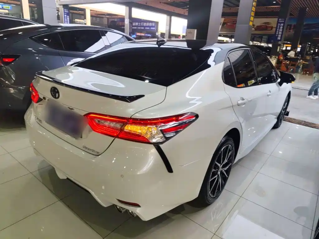 Camry 2.0 S Sharp Style