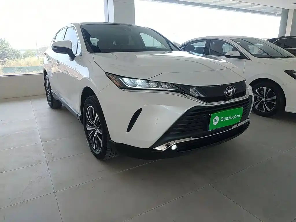 Harrier 2.0 L CVT 2 WD Luxury