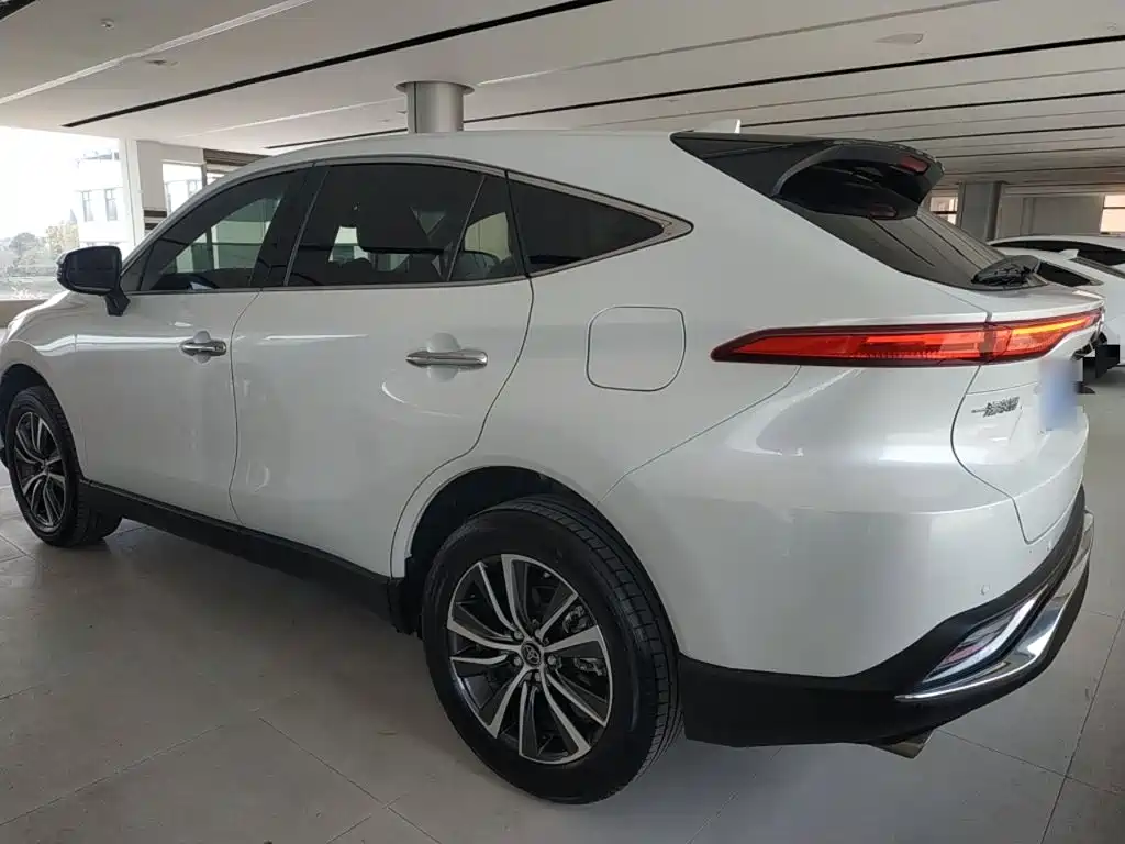 Harrier 2.0 L CVT 2 WD Luxury