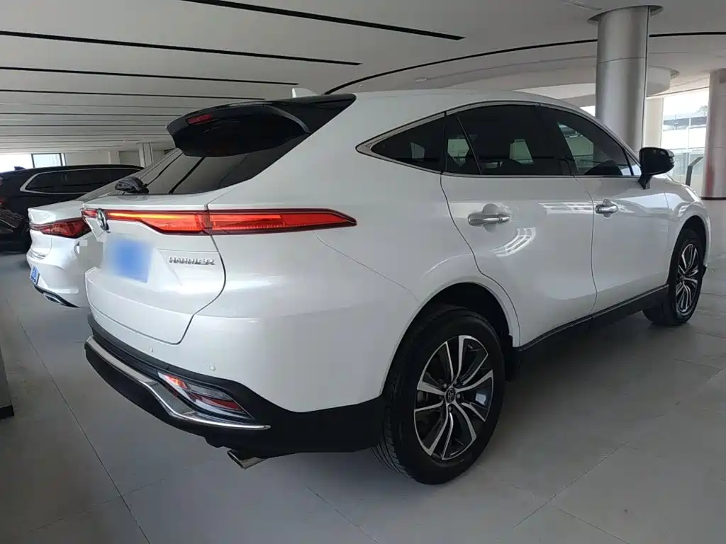 Harrier 2.0 L CVT 2 WD Luxury
