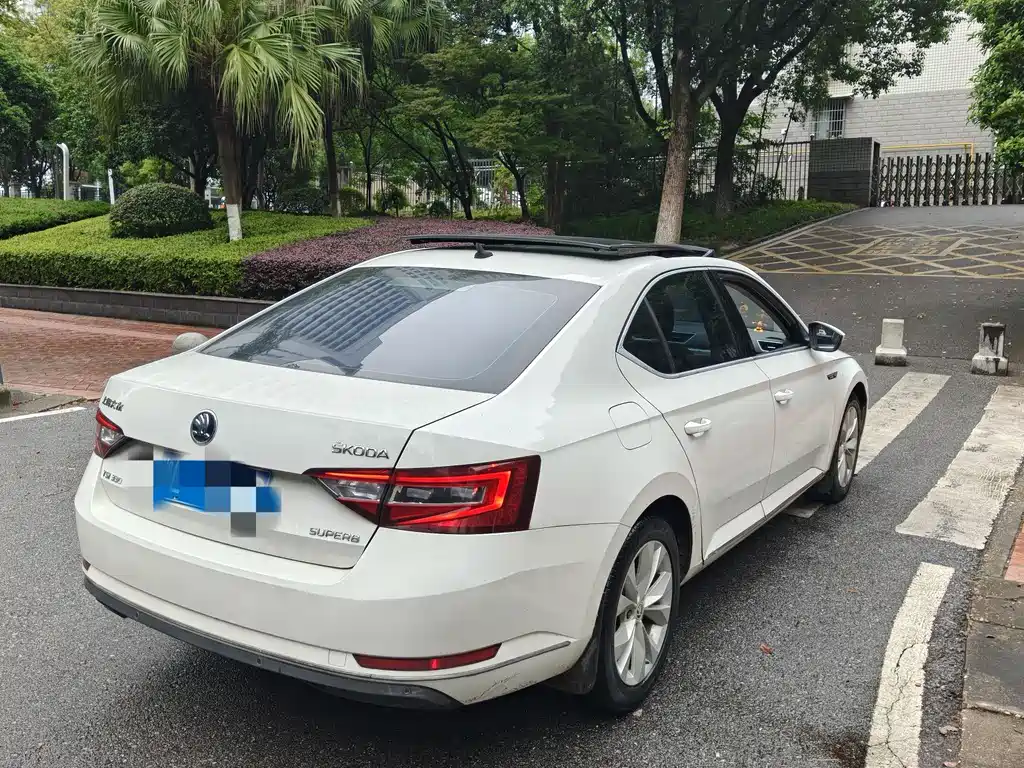 Superb TSI330 DSG Creation