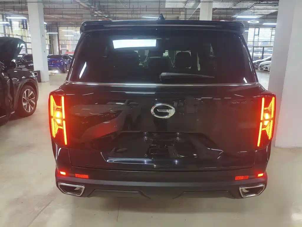 GAC Trumpchi GS8 Navigator Series 2.0 TGDI 2 WD Distinguished (7-seat)