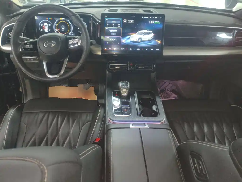 GAC Trumpchi GS8 Navigator Series 2.0 TGDI 2 WD Distinguished (7-seat)