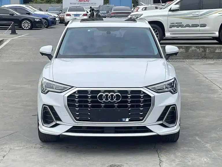 Audi Q3 35 TFSI Fashion Dynamic (1.4 T)