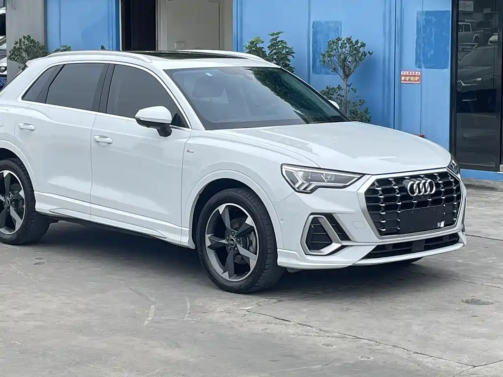 Audi Q3 35 TFSI Fashion Dynamic (1.4 T)