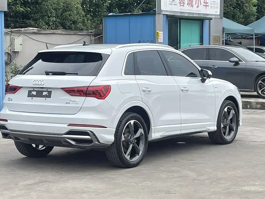 Audi Q3 35 TFSI Fashion Dynamic (1.4 T)