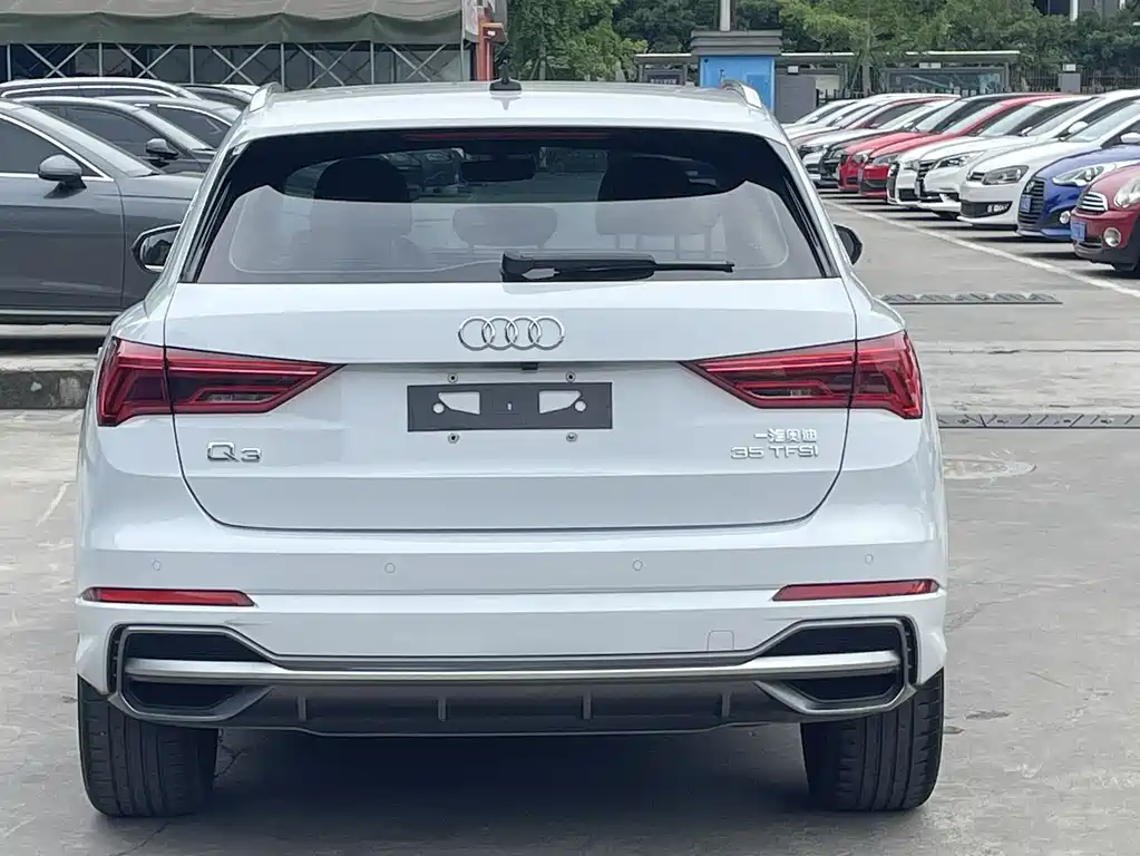 Audi Q3 35 TFSI Fashion Dynamic (1.4 T)