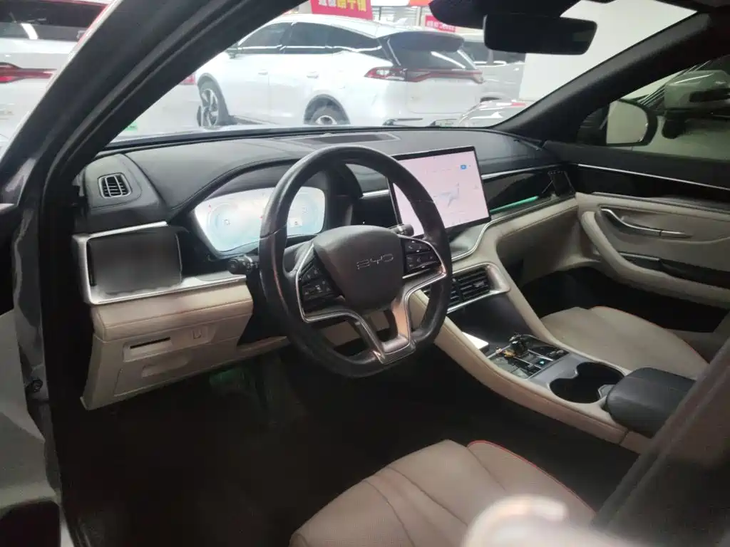Song PLUS NEV Champion DM-i 110 KM Flagship PLUS