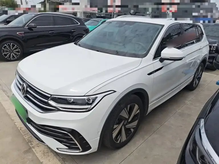 Volkswagen Tiguan L Facelift 330 TSI Auto 2 WD R-Line Premium