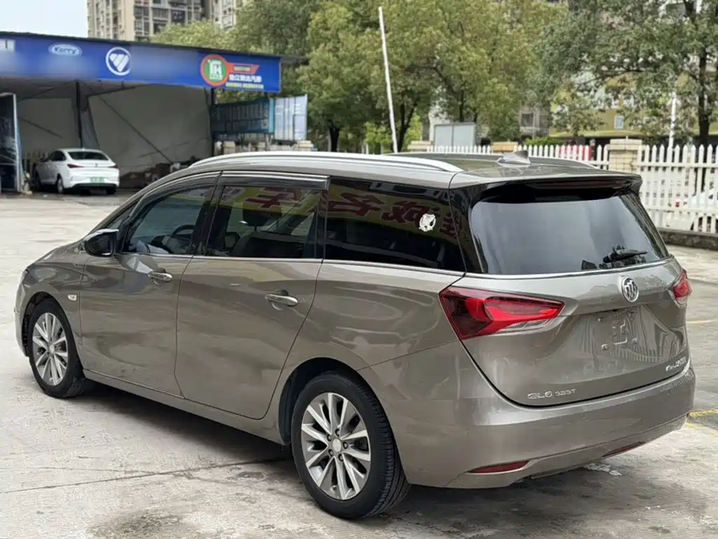 Buick GL6 323 T Light Hybrid Connected Luxury