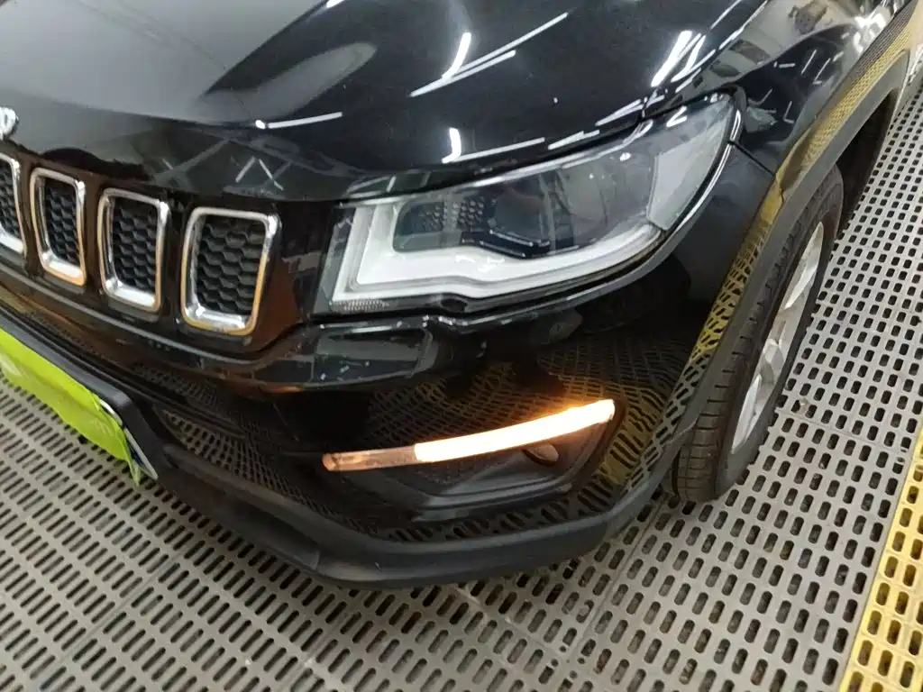 Compass 200 T Auto Home Enjoyment