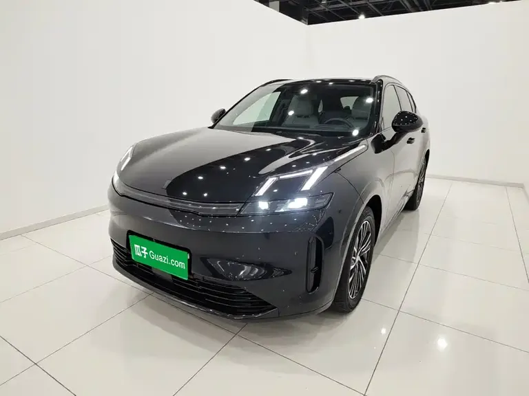 Lynk & Co 08 EM-P 120 km Long Range Pro