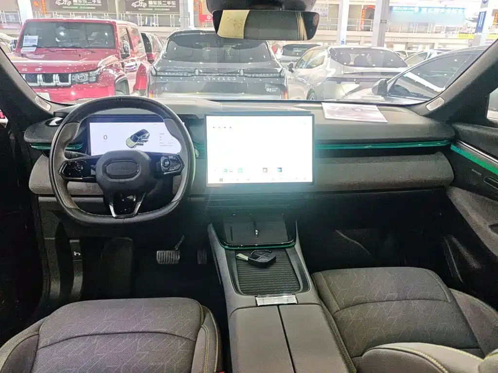 Lynk & Co 08 EM-P 120 km Long Range Pro